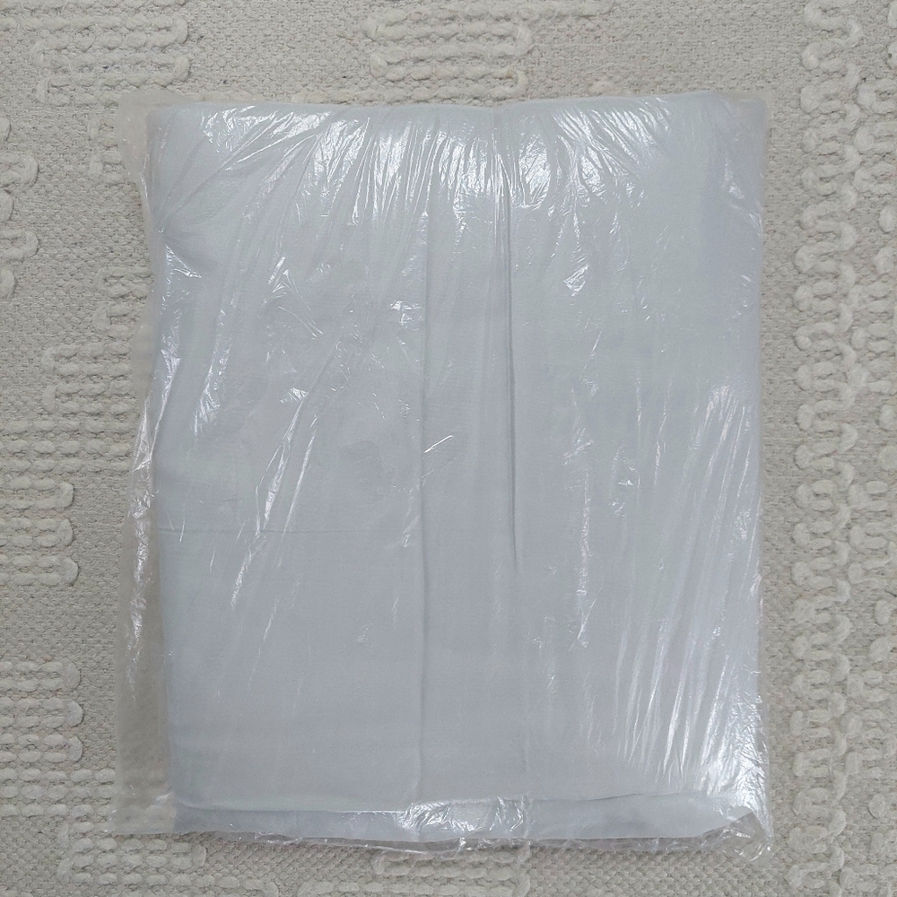 NWOT! Quince Organic Bamboo Mist Flat Sheet Only! King (220) - Picture 5 of 5
